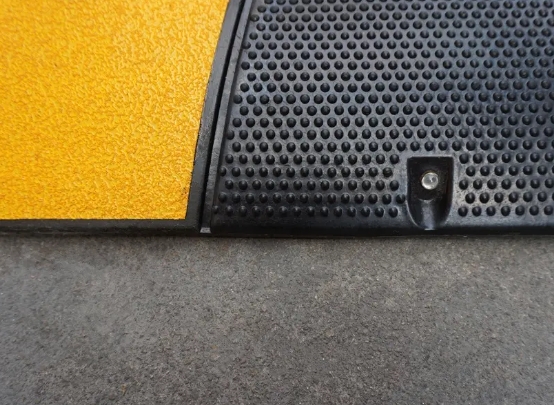factory safety traffic 6 feet rubber speed bump road hump