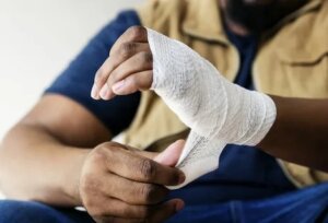 Hand Injury Alert The Importance of Wearing Cut-Resistant Safety Gloves